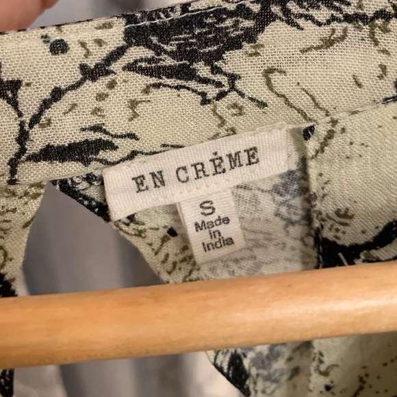 En Creme V-Neck Dress with Front Beading - Picture 4 of 6